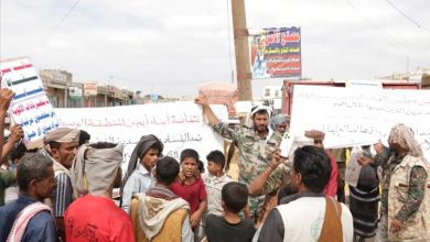 احتجاجات في أبين تطالب بمكافحة الفساد وتحسين الخدمات