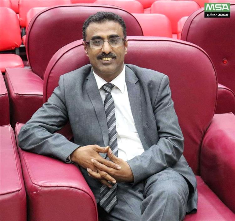 استبعاد الشاعر محمد سالم الأحمدي من برنامج "شاعر شبوة".. وردّه يتصدر منصات التواصل