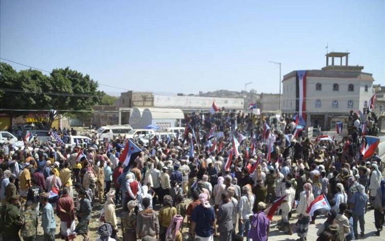 الآلاف من أنصار الحراك الجنوبي بالضالع يحيون الذكرى الـ٦٢ لثورة ١٤ اكتوبر