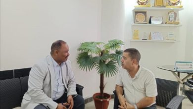 الجمحي يلتقي المدير الإقليمي لمؤسسة يمان بعدن لمناقشة تدخلاتهم الجديدة في القطاع الصحي بساحل حضرموت