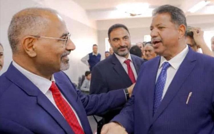 الرئيس عيدروس الزُبيدي يلتقي برجل الأعمال الكبير الشيخ محسن القشم