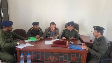 انتهاء عملية الاستلام والتسليم بين مديري شُرط مديريات بيحان وعسيلان والصعيد وجردان في إطار تنظيم العمل الأمني