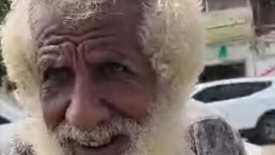 بعد سنوات من التهميش.. رجل أعمال يتكفّل بسكن ومشروع للكابتن الطيار أحمد العبار