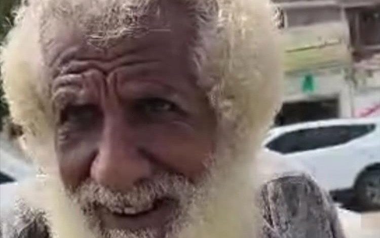 بعد سنوات من التهميش.. رجل أعمال يتكفّل بسكن ومشروع للكابتن الطيار أحمد العبار