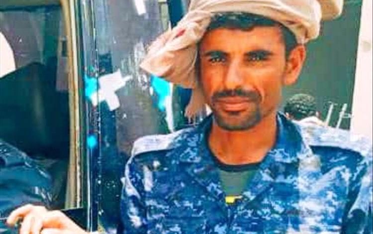 جندي من شرطة محافظة شبوة يعكس قيمة الأمانة والنزاهة ويستعيد مبلغًا ماليًا كبيرًا