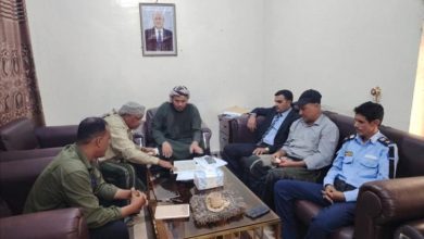 خطة جديدة لتنظيم حركة النقل في سقطرى.. المحافظ الثقلي يوجه بترتيب مواقف المركبات والباصات في حديبو