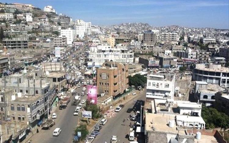 ذمار: رجل يقتل زوجته بـ20 طعنة بآلة "ديسميس" في جريمة غامضة