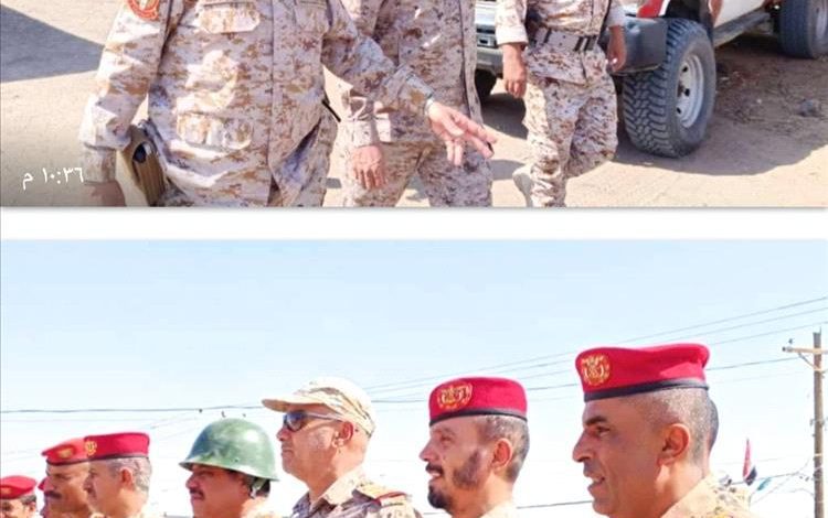 رئيس أركان قوات الشرطة العسكرية يزور فرع مأرب ويشيد بجاهزيته ويشهد عرضًا عسكريًا رمزيًا