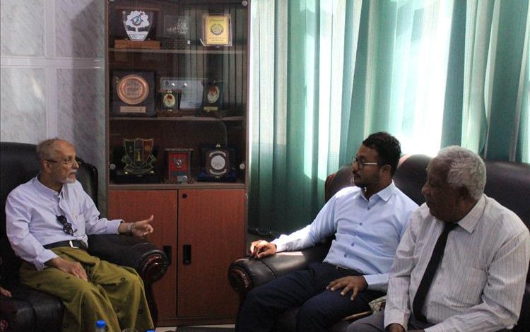 رئيس غرفة تجارة وصناعة حضرموت يلتقي إدارة مركز جامعة حضرموت لريادة الأعمال والابتكار لبحث سبل التعاون المشترك