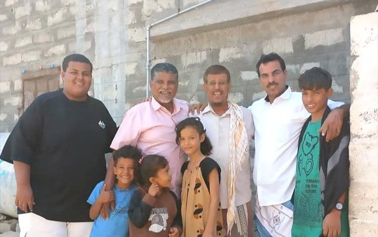 زيارة ودّية تعيد دفء الذكريات.. العنبري وأبو عواد يلتقيان محمد صائل مقط في مودية بمحافظة أبين