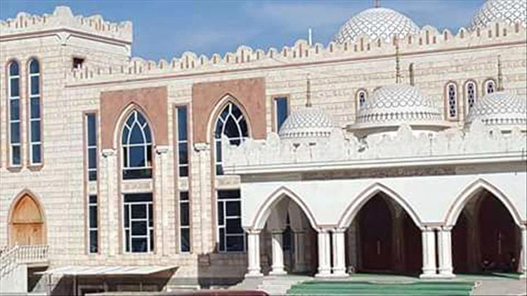 صنعاء.. الحوثيون يقتحمون جامع السنة في حي سعوان ويمنعون خطبة الجمعة