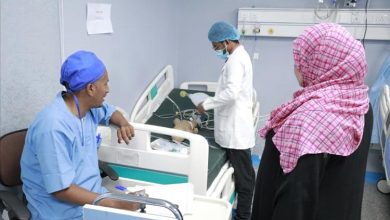 مؤسسة الأمل النسوية تختتم امتحانات الدفعة الرابعة من برنامج الرعاية التنفسية في حضرموت