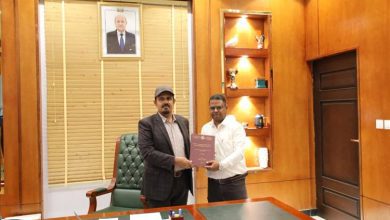 محافظ حضرموت الأستاذ مبخوت بن ماضي يطلع على دراسة ماجستير حول دور منصات التحقق في كشف المعلومات الزائفة أثناء الحرب