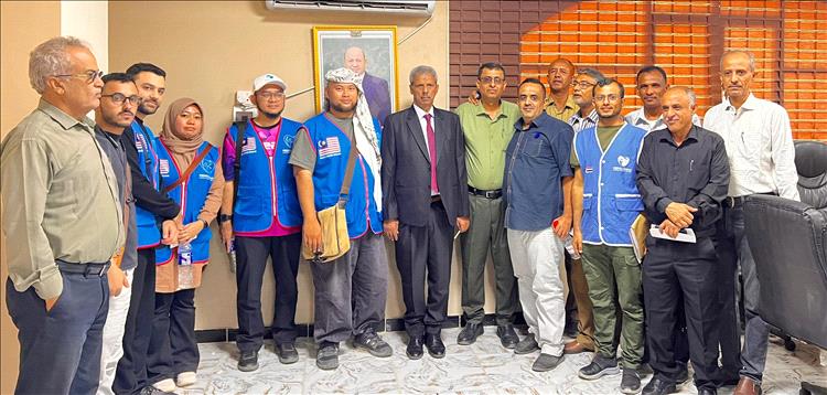 محافظ لحج يبحث مع وفد ماليزي ومؤسسة بصمات مجالات التعاون التنموي والإنساني بالمحافظة