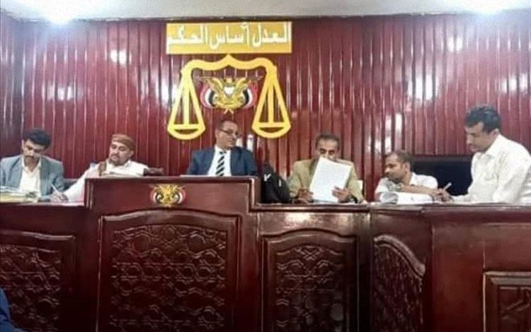 محكمة مأرب تؤيد إعدام الحمادي رمياً بالرصاص بعد قتله ضابطاً في كلية الطيران