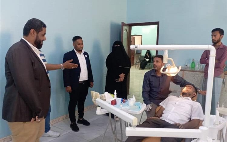 مدير دائرة الصحة المدرسية بالمحافظة يستقبل مدير مستشفى هيا اليحيا ويطلعه على الخدمات الصحية المدرسية فيها
