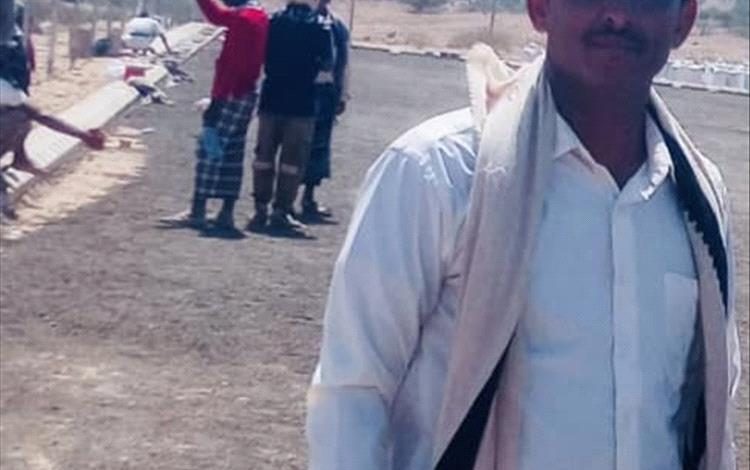 مدير مكتب الشباب والرياضة بالوضيع يتفقد العمل في ملعب الناصر لكرة القدم