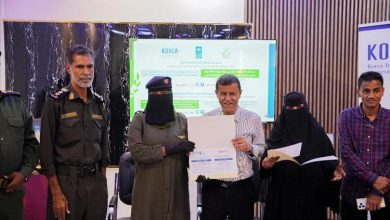 ‏المدير العام لمديرية الشحر يختتم الدورة التدريبية للعاملات في مجال سيادة القانون
