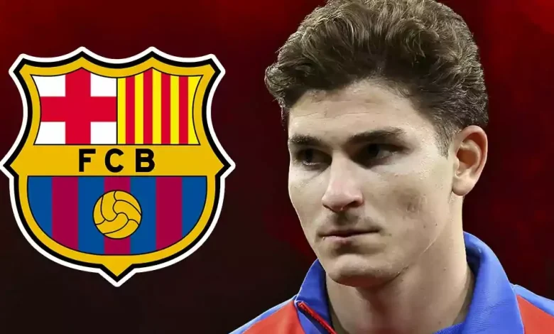 أتلتيكو يتمسك بجوليان ألفاريز رغم إغراءات برشلونة