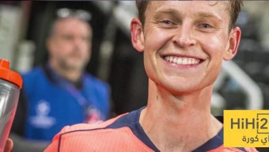 دي يونغ: أحب القميص الثالث لبرشلونة لسببين