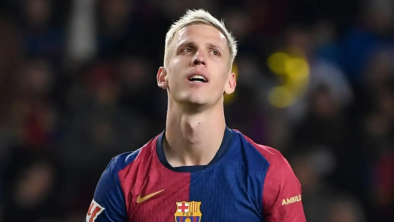 صورة: أولمو يصل برشلونة مصابًا.. ماذا قال اللاعب؟