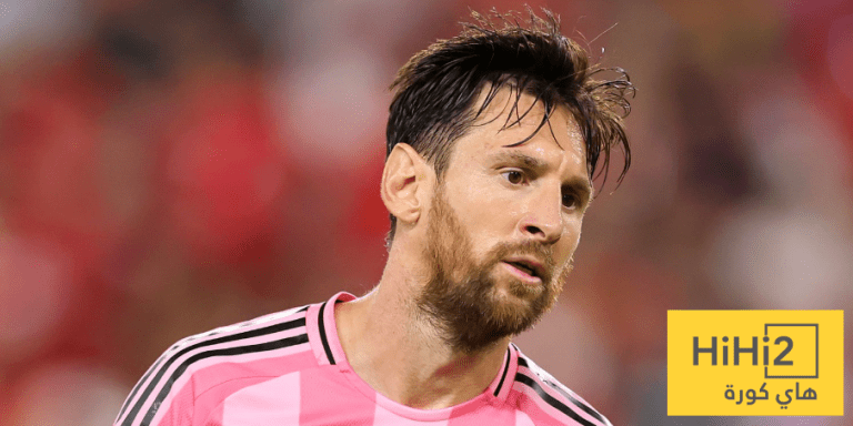 لاعب برشلونة السابق يكشف سرًا غريبًا عن ميسي