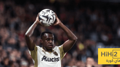 أرقام سعود عبد الحميد اللافتة مع لانس الفرنسي