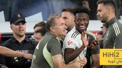 صورة.. كارلوس نافال يسخر من فينيسيوس في الكلاسيكو