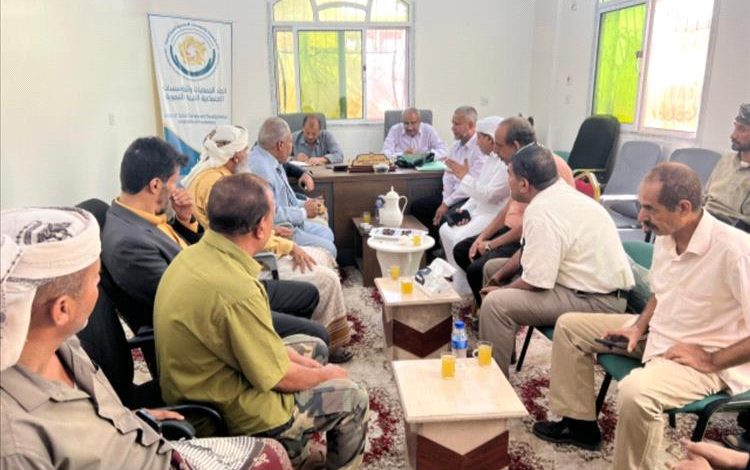 اتحاد الجمعيات والمؤسسات يعقد اجتماعًا مع اللجان المجتمعية لتعزيز التعاون المشترك