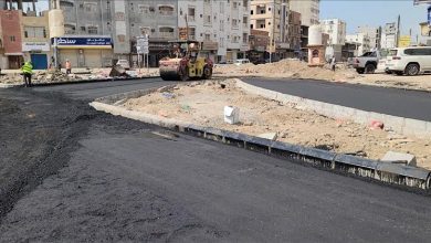 الداؤودي: 85% نسبة إنجاز العمل بمشروع إعادة تأهيل شارع الخمسين في مديرية المنصورة بعدن