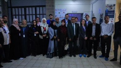 السفيرة الفرنسية تطلع على مشروع الوجبات الصحية المدرسية في عدن