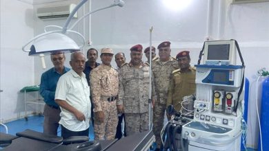 اللواء علي الفضلي يتفقد مستشفى صلاح الدين ويطلع على احتياجات المرافق الطبية العسكرية بعدن