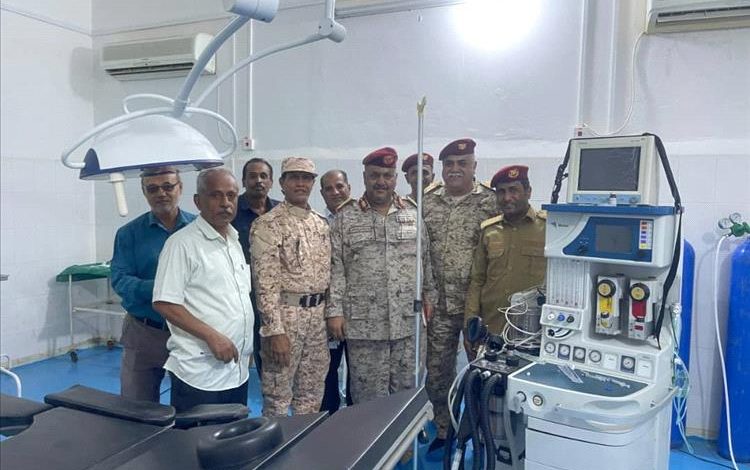 اللواء علي الفضلي يتفقد مستشفى صلاح الدين ويطلع على احتياجات المرافق الطبية العسكرية بعدن