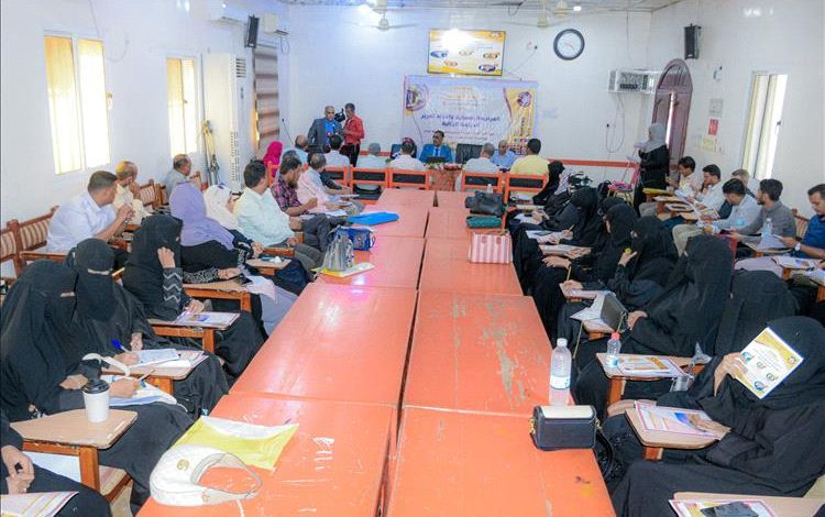 جامعة عدن تختتم المرحلة النهائية لإعداد تقرير الدراسة الذاتية بكلية اللغات والترجمة