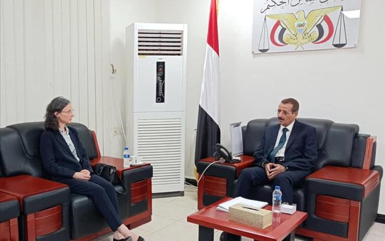 رئيس المحكمة العليا يبحث مع السفيرة الفرنسية سبل تعزيز وتطوير التعاون القضائي