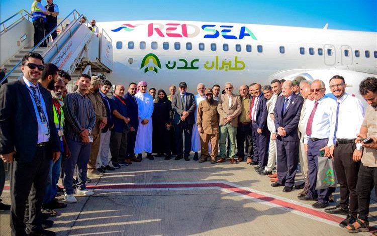 قيادة وزارة النقل وهيئة الطيران المدني تدشن اولى رحلات شركة طيران عدن