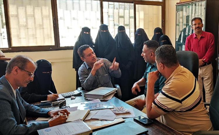 لجنة الشؤون الاجتماعية الوزارية تزور مركز جمعية رعاية وتأهيل الصم بمدينة خورمكسر