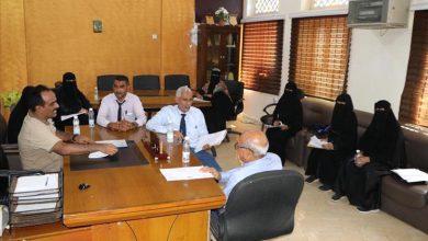 مدير عام خور مكسر يستقبل لجنة من المحافظة لبحث آلية ربط المكاتب التنفيذية بالنافذة الإلكترونية بديوان عام المحافظة