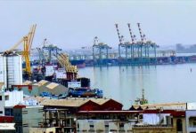 مصدر ملاحي ينفي مزاعم احتجاز حاويات في ميناء عدن
