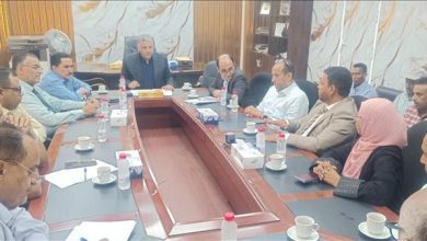 نائب محافظ عدن يترأس اجتماعا لمناقشة الاستعدادات لتدشين العمل بمشروع  الصرف الصحي  جولة القعيطي - العريش