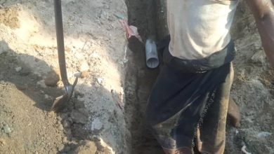 نزول ميداني لمعالجة مشاكل الصرف الصحي في عدد من أحياء التواهي