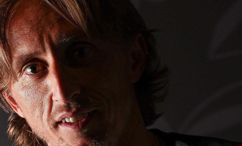 ميلان يخطط لتجديد عقد مودريتش