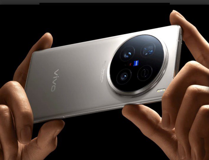اقتراب الإطلاق العالمي لهاتفي Vivo X300 Pro و iQOO 15 بعد ظهور اعتماداتهما الرسمية