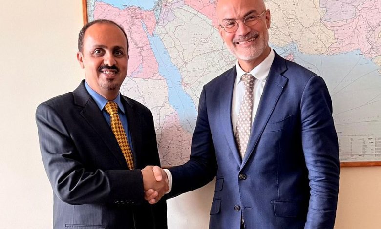 الإرياني يحذر من تنامي خطر الحوثي ويدعو الاتحاد الأوروبي لتحرك عاجل لتصنيفه منظمة إرهابية