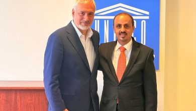 الارياني يلتقي نائب المدير العام لليونسكو ويدعو لتصعيد قضية اختطاف موظفيها لدى الحوثي