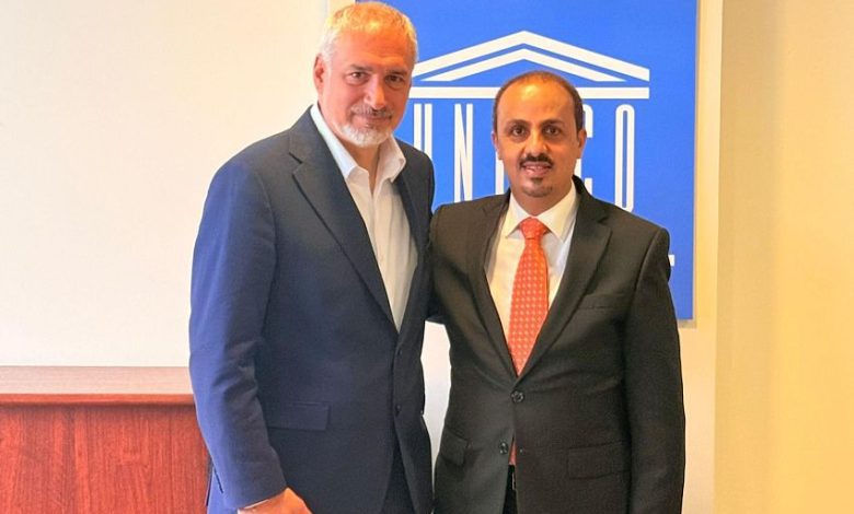 الارياني يلتقي نائب المدير العام لليونسكو ويدعو لتصعيد قضية اختطاف موظفيها لدى الحوثي