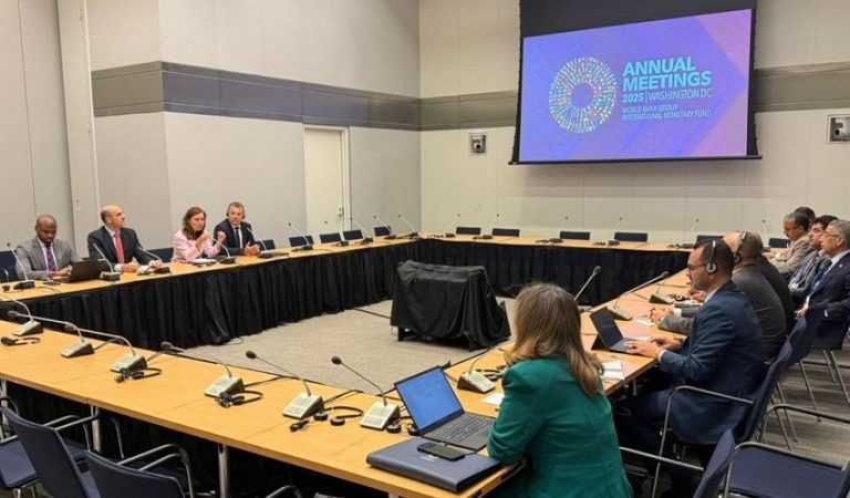 البنك المركزي ووزارة المالية يبحثان مع صندوق النقد الدولي دعم جهود التعافي الاقتصادي في اليمن