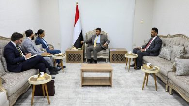 الدكتور عبدالله العليمي يستقبل السفيرة البريطانية ويؤكد متانة العلاقات الثنائية