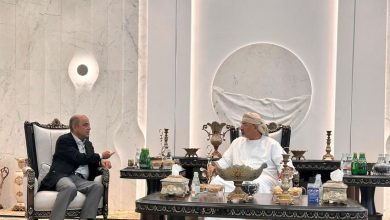 الزُبيدي يلتقي رئيس الوزراء سالم بن بريك ويؤكد توحيد الجهود الحكومية لتحسين مستوى الخدمات