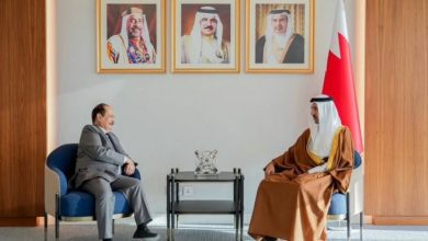 السفير الاحمدي يبحث مع وزير الاتصالات والمواصلات البحريني استئناف رحلات اليمنية الى المنامة
